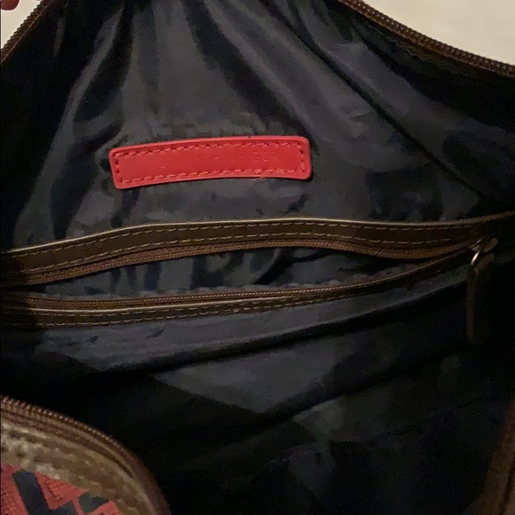 Tommy hilfiger purse - Picture 5 of 8